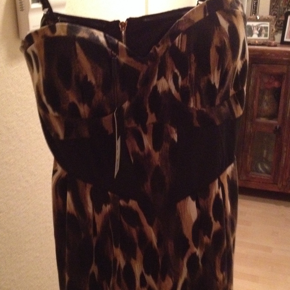 Beautiful animal print long dress with tags - Picture 4 of 4